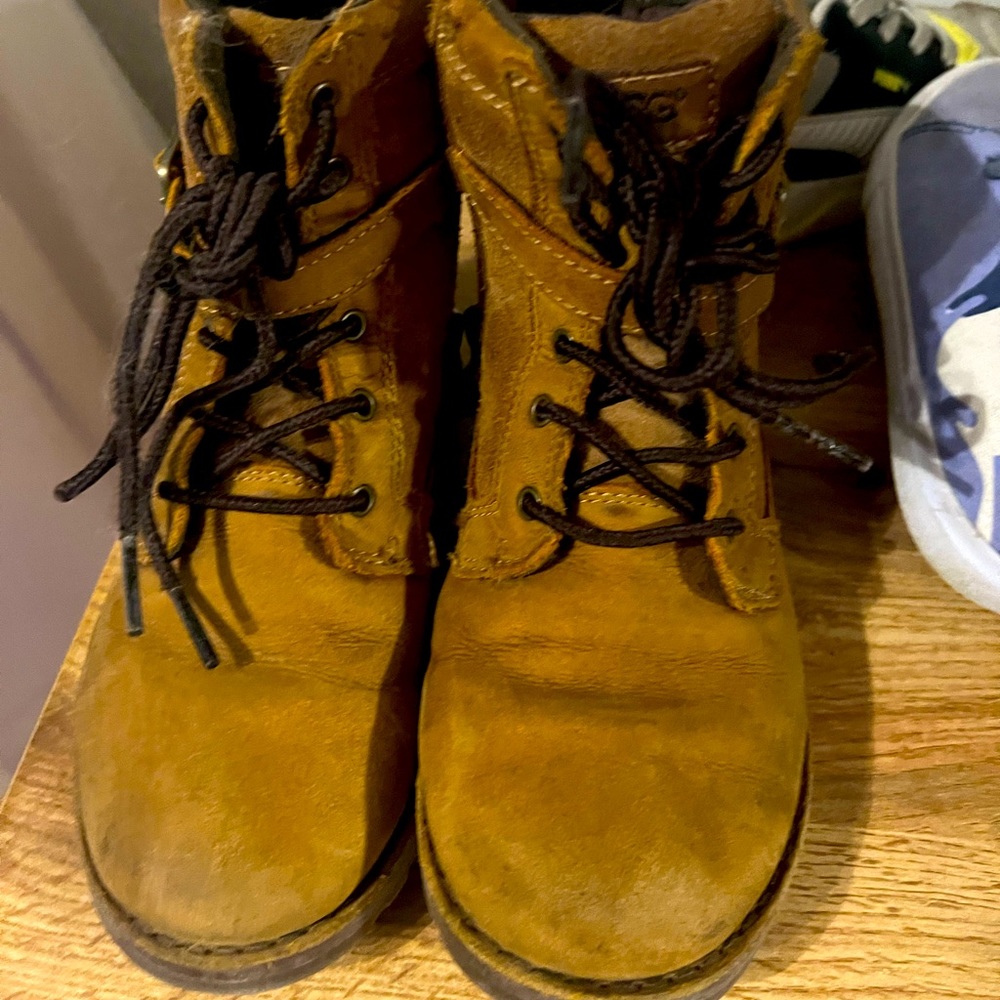 Boys/unisex Ugg boats